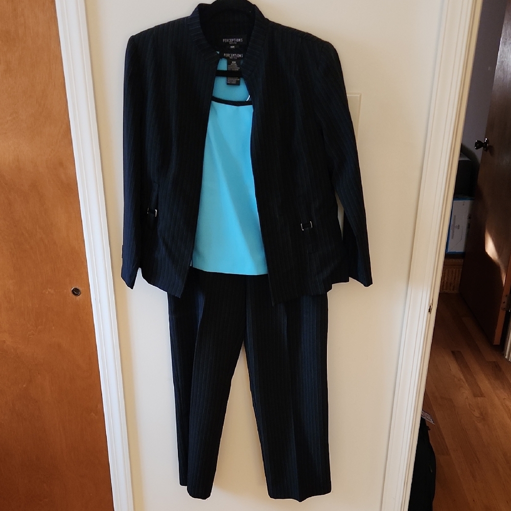 Women's Petite Perceptions: 3 Piece Suit Size 10P Black w Teal Pinstripe